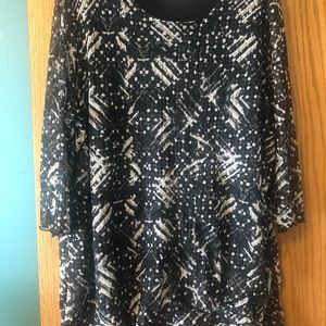 Black/white top. CJ BANKS 2X